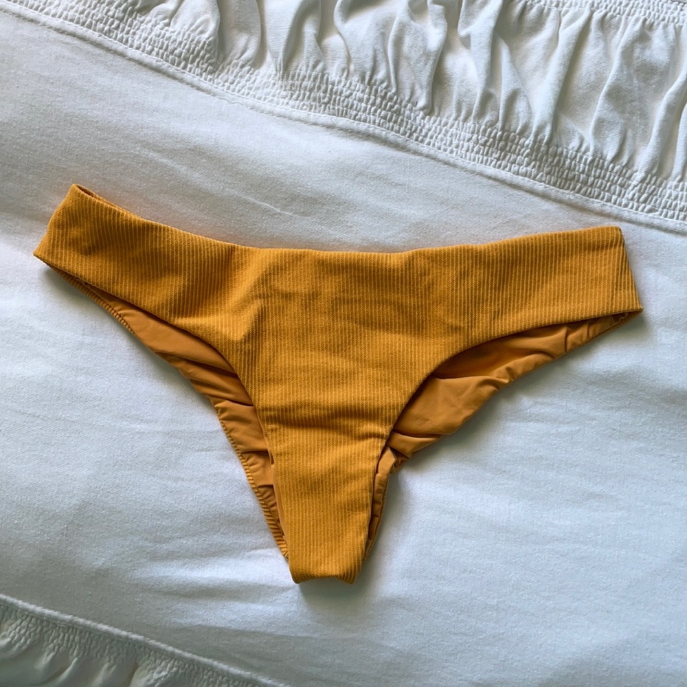 Goldilocks Clairee Bottom